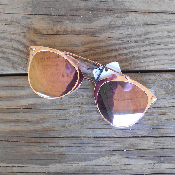 Rose Metal Sunglasses with Pink Metalic Lens - Picture 7 of 8